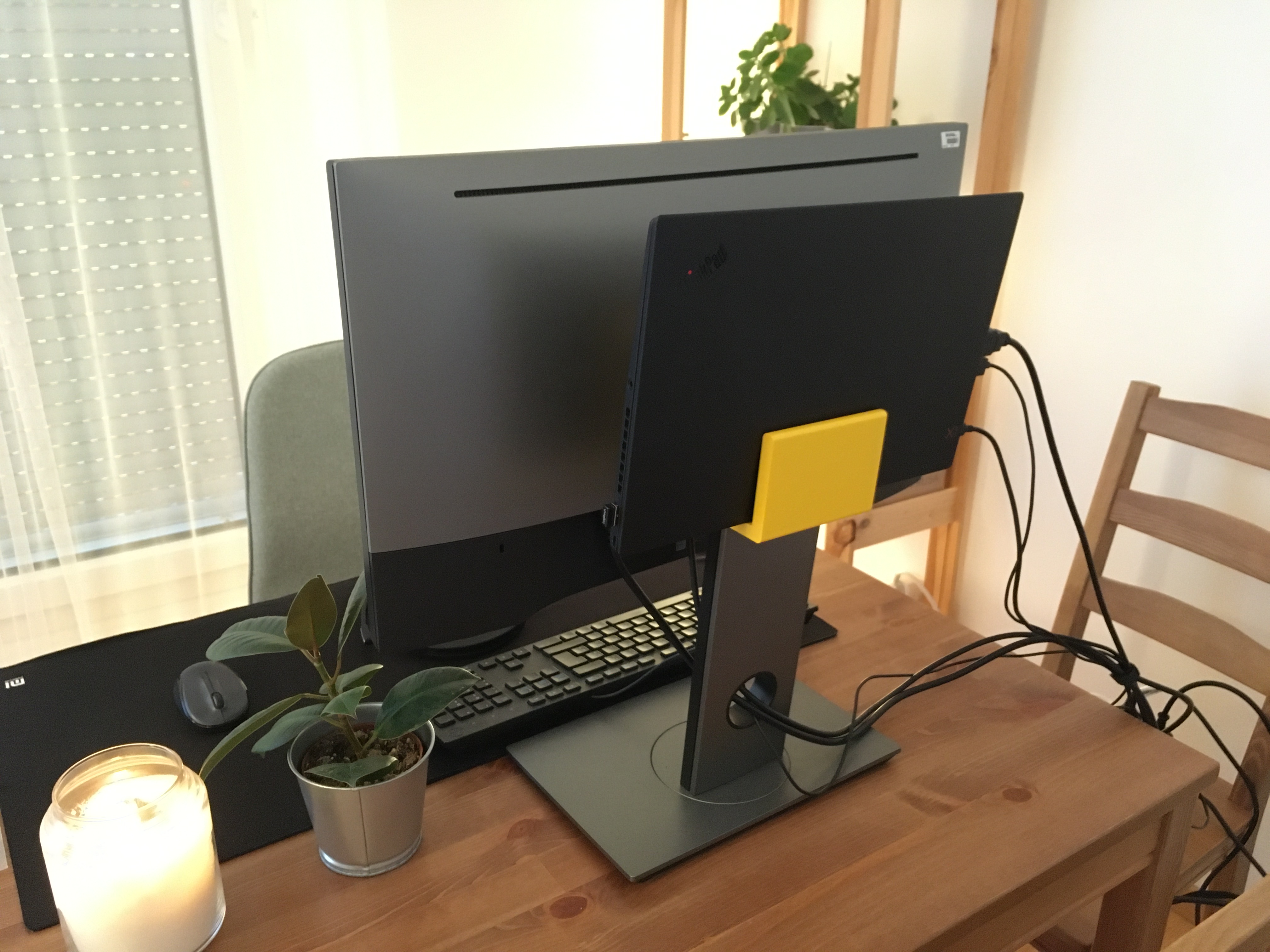 Notebook mount for DELL U2518D