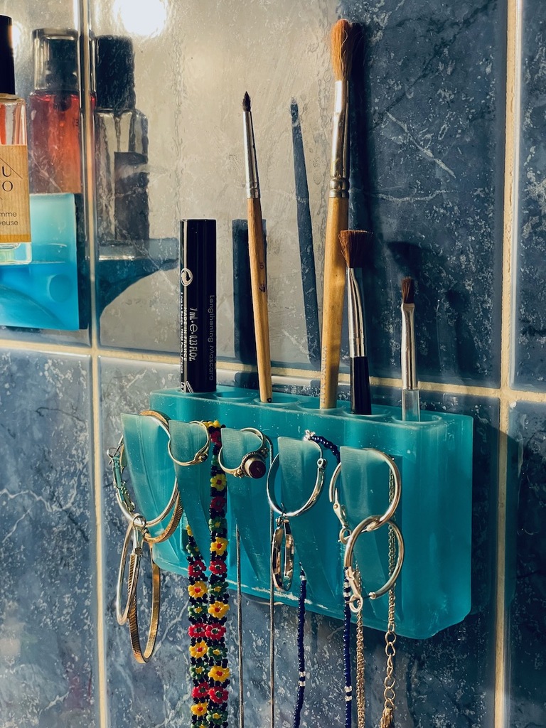 Makeup brush & chains holder