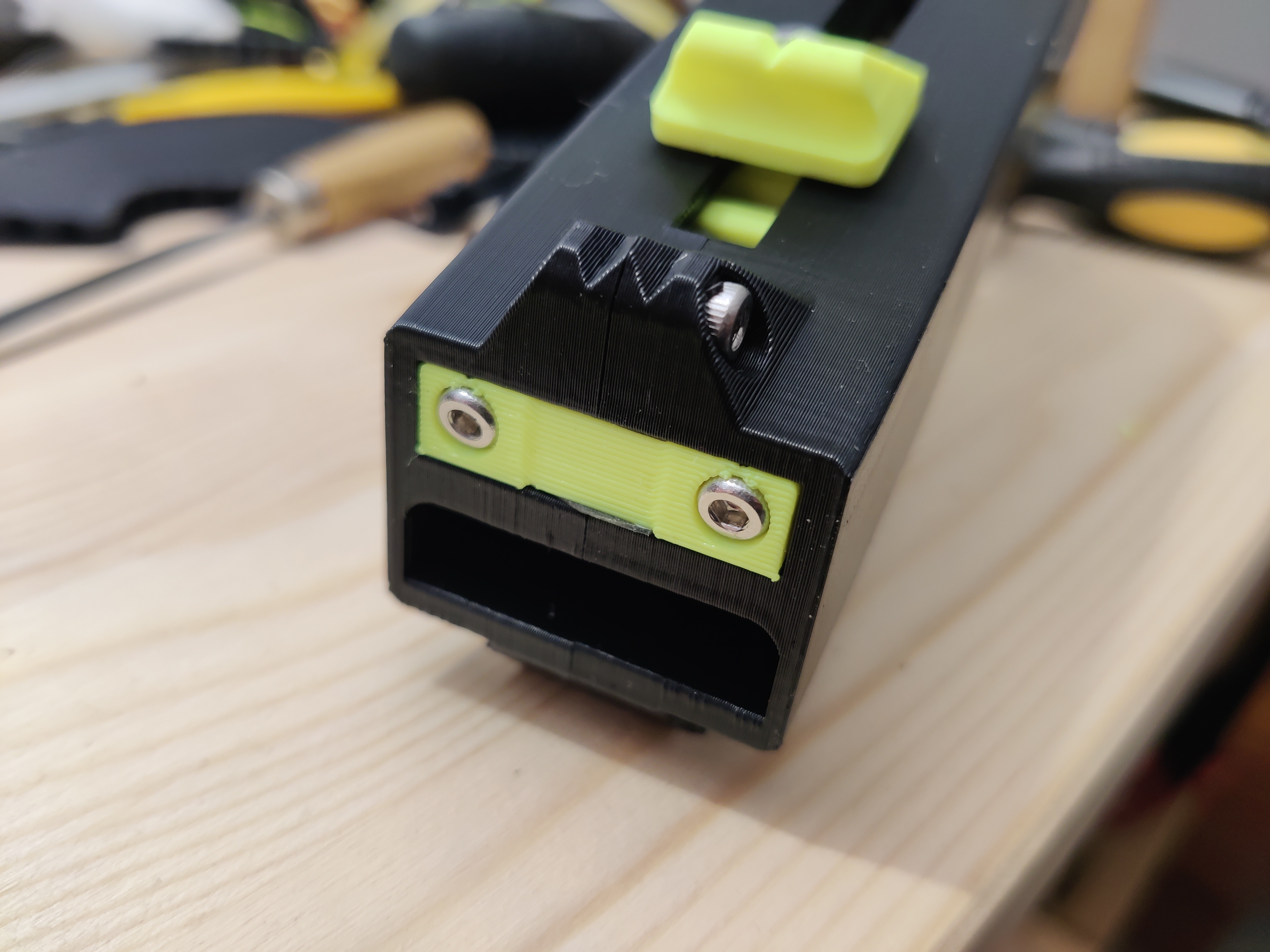 Overengineered Bottle Opener and Cap Thrower (OBOCT) — miniatura 35