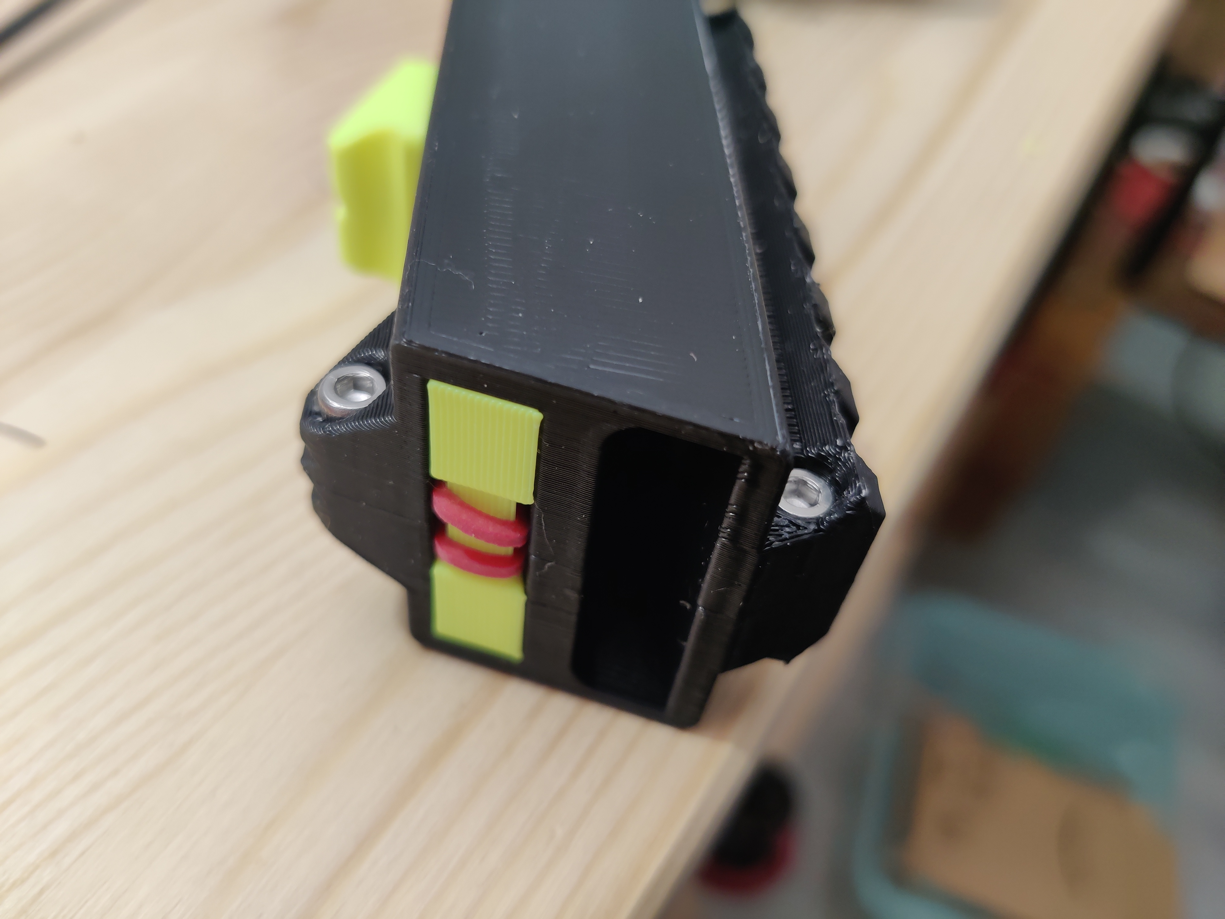 Overengineered Bottle Opener and Cap Thrower (OBOCT) — miniatura 42