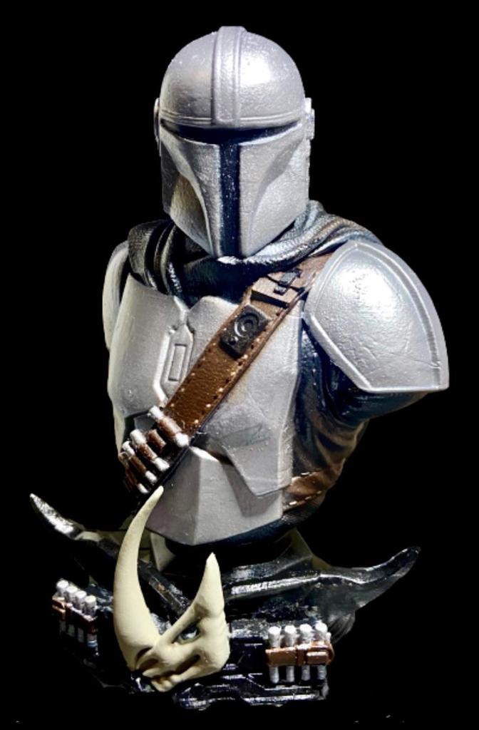 Mandalorian Bust - Star Wars 3D Models - Support Free and No infill Remix 3D model thumbnail