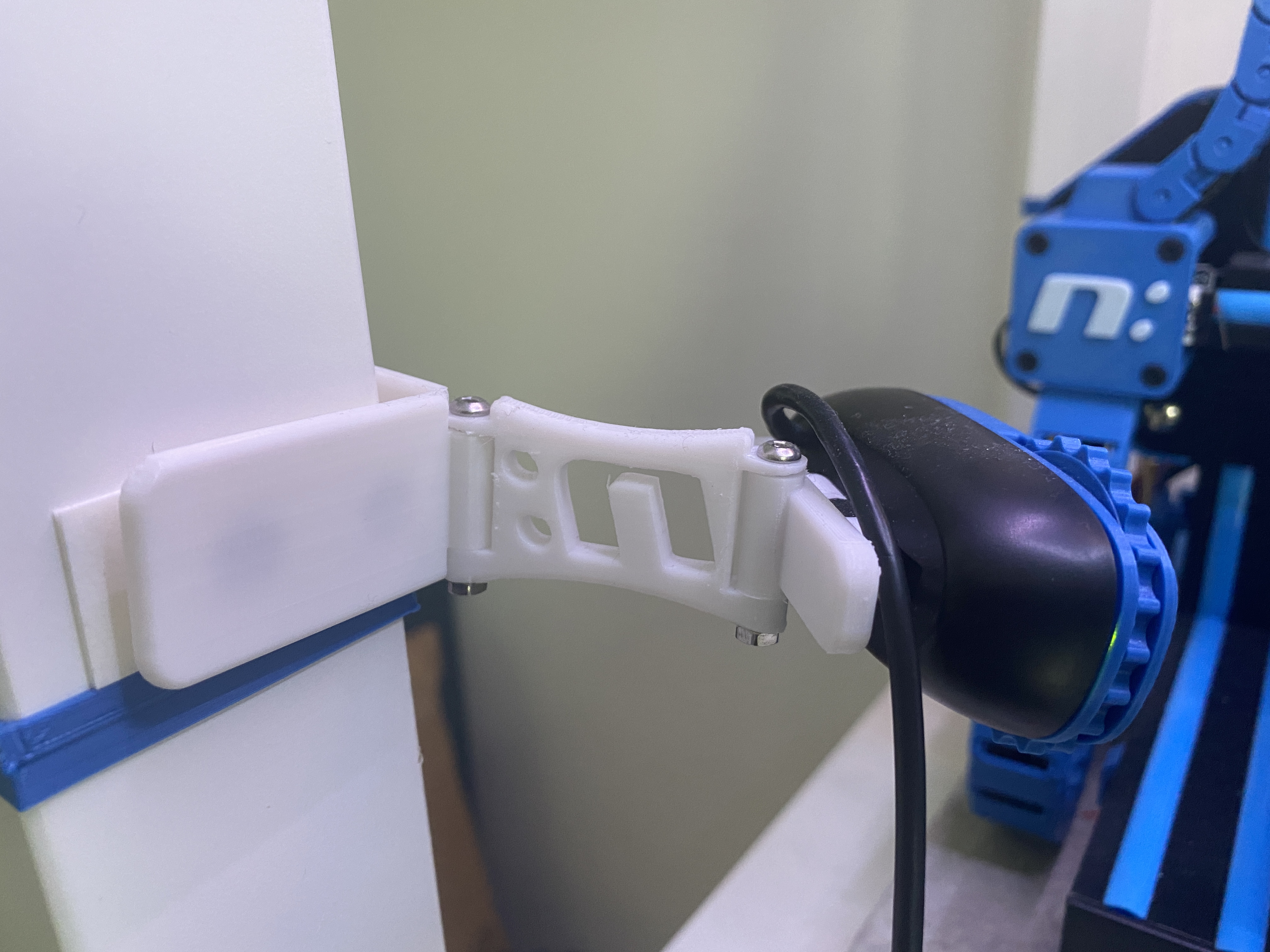 LACK Magnetic camera mount for Logitech C270