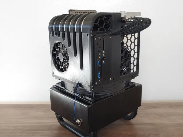 Custom ITX case for 200mm radiator watercooling