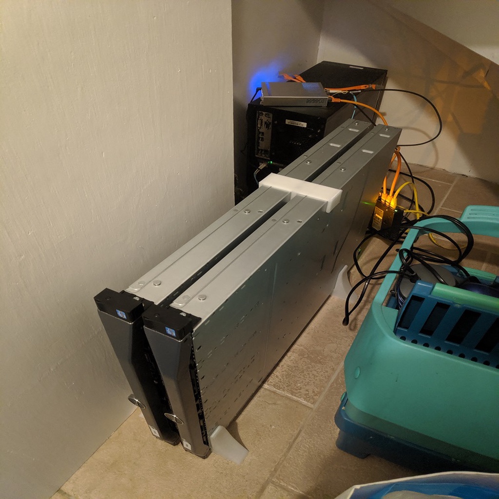 Double 1u server stand (vertical)
