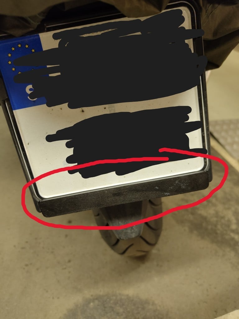 Plate advertisement replacer