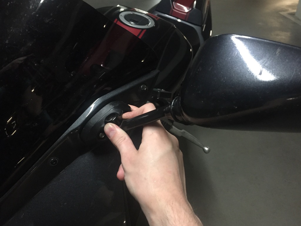 Mirror spacer/extender for Suzuki SV650