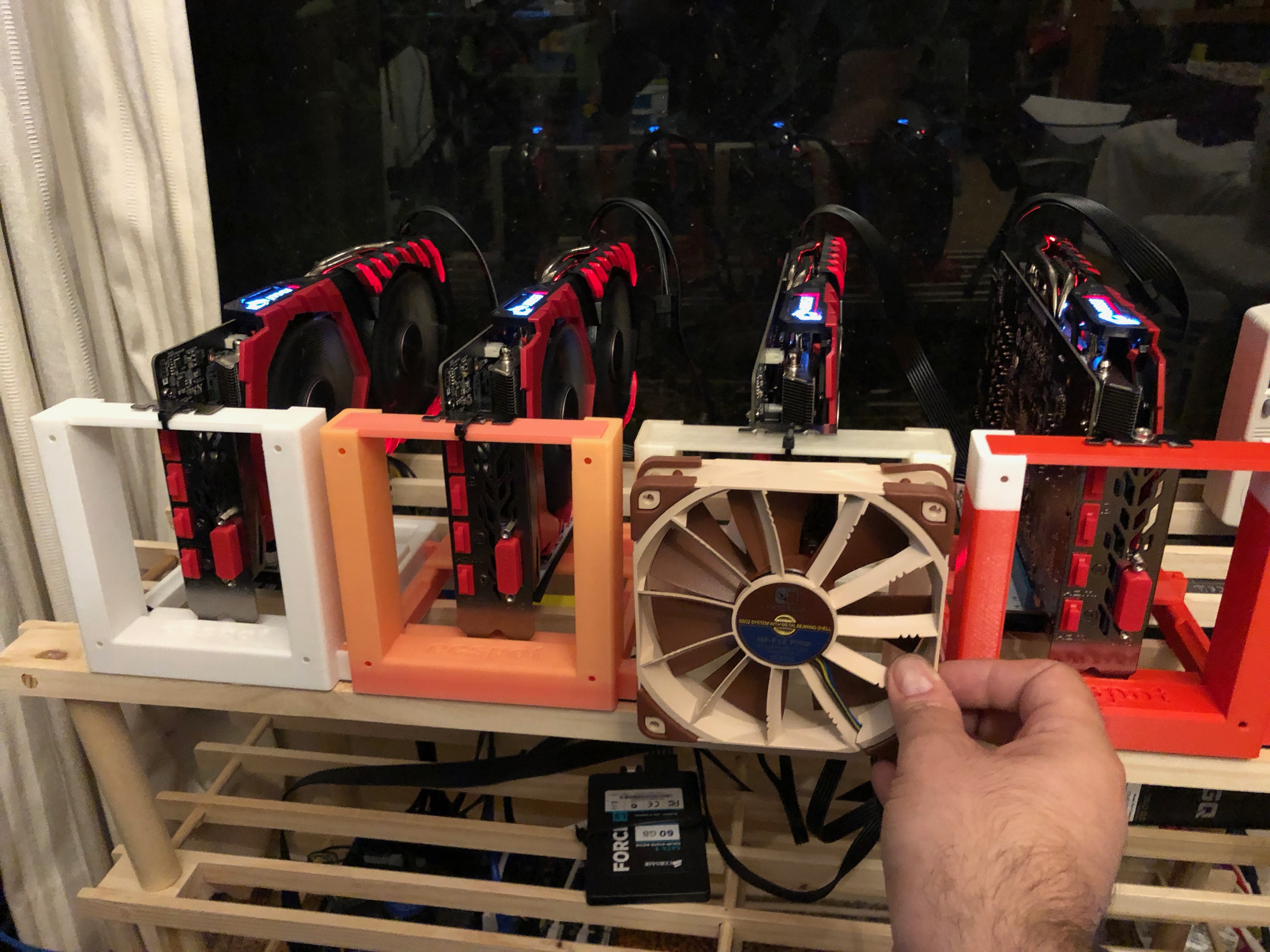 Miniatura 5 do modelo 3D GPU Stand For Mining Rig