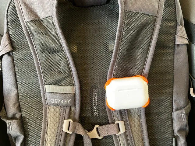 AirPods Pro Case Osprey Daypack Clip