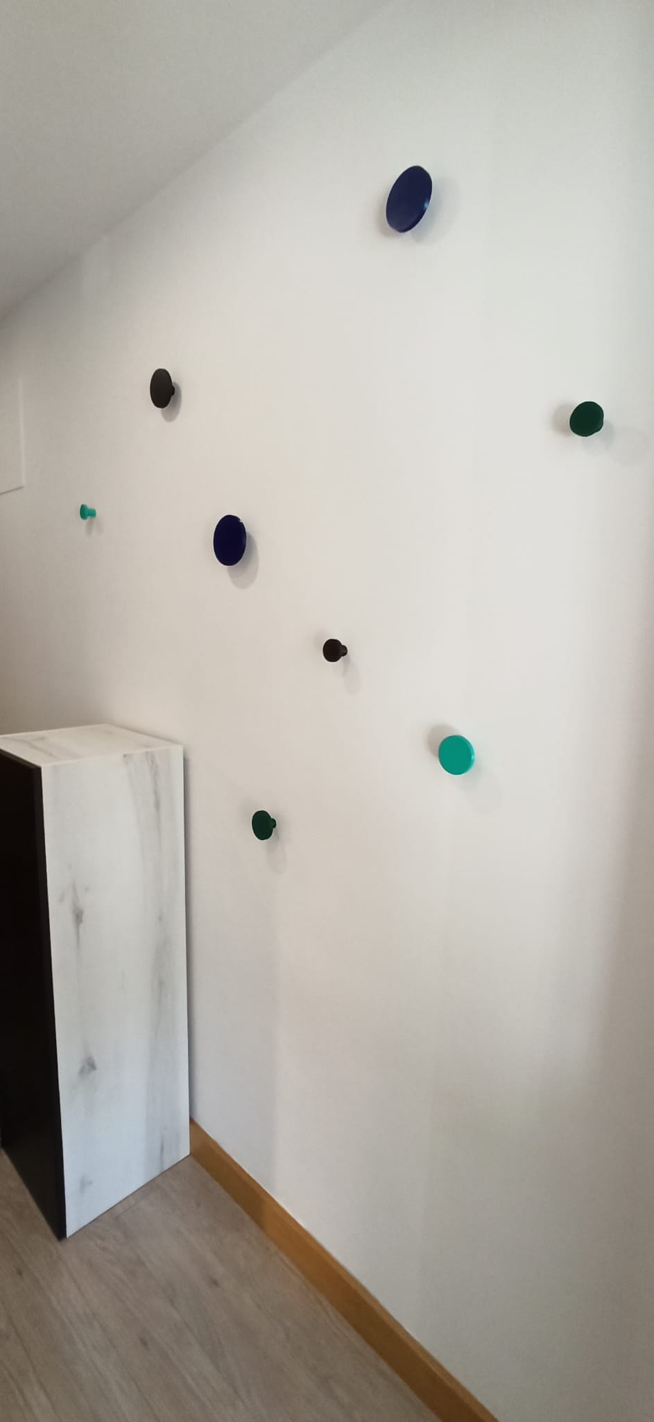 Wall hangers