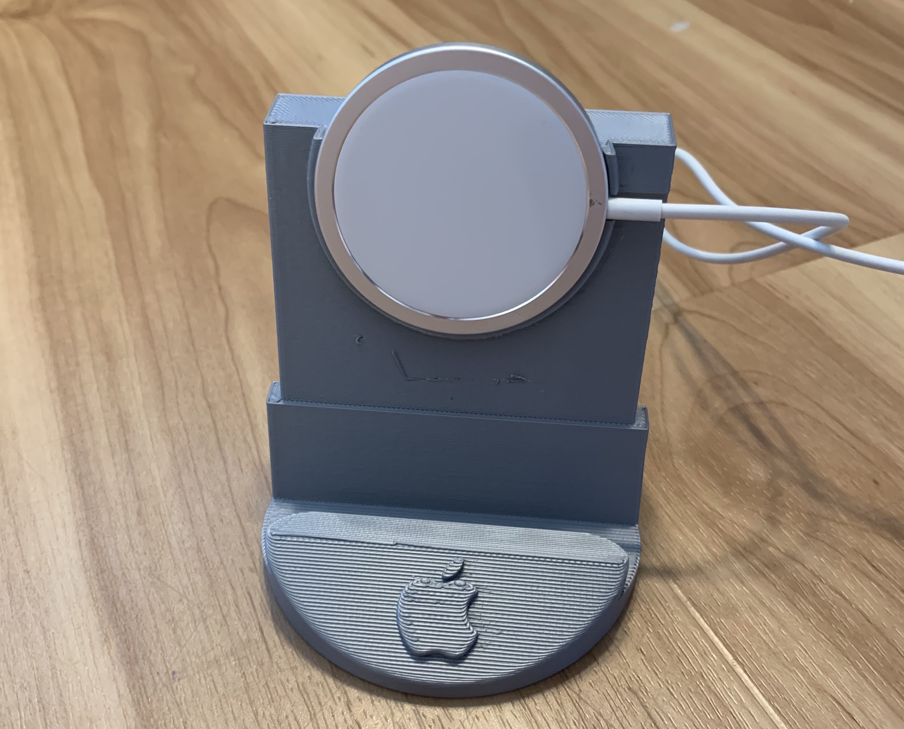 iPhone holder with magsafe