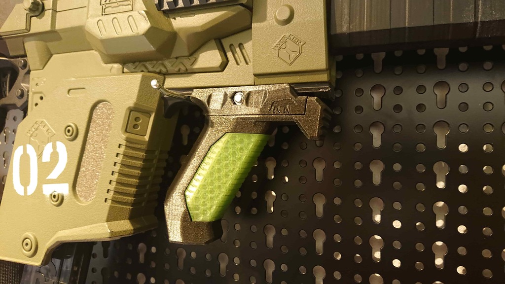 Miniatura 2 do modelo 3D Tone Angled Foregrip
