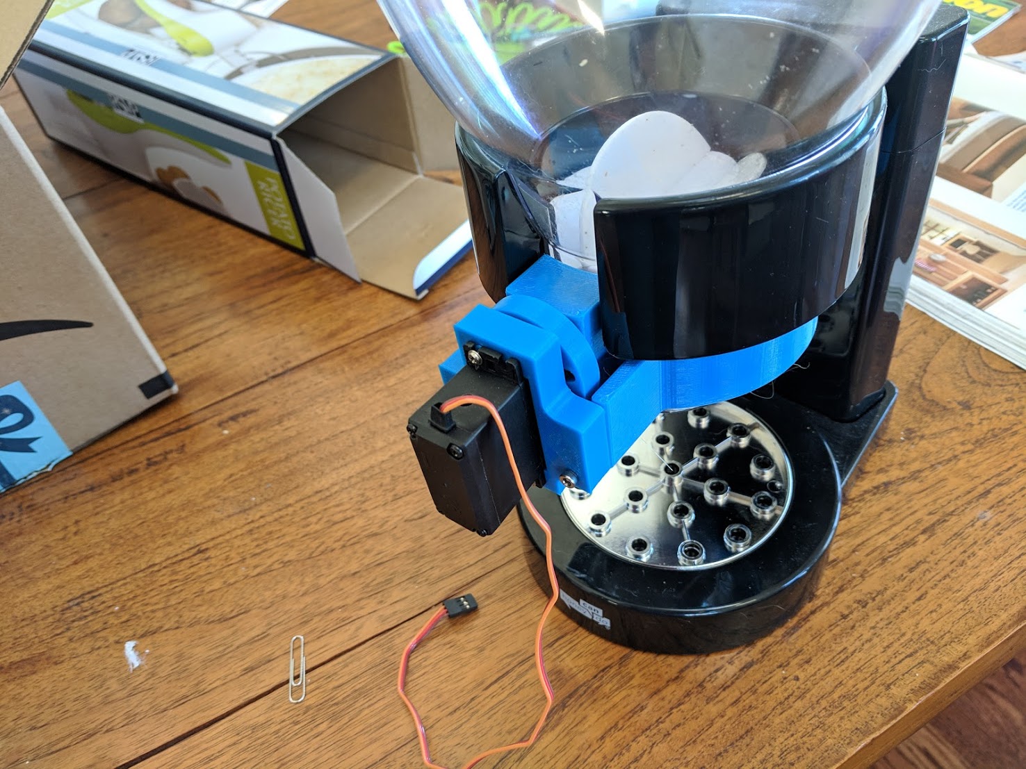 Printable cat feeder