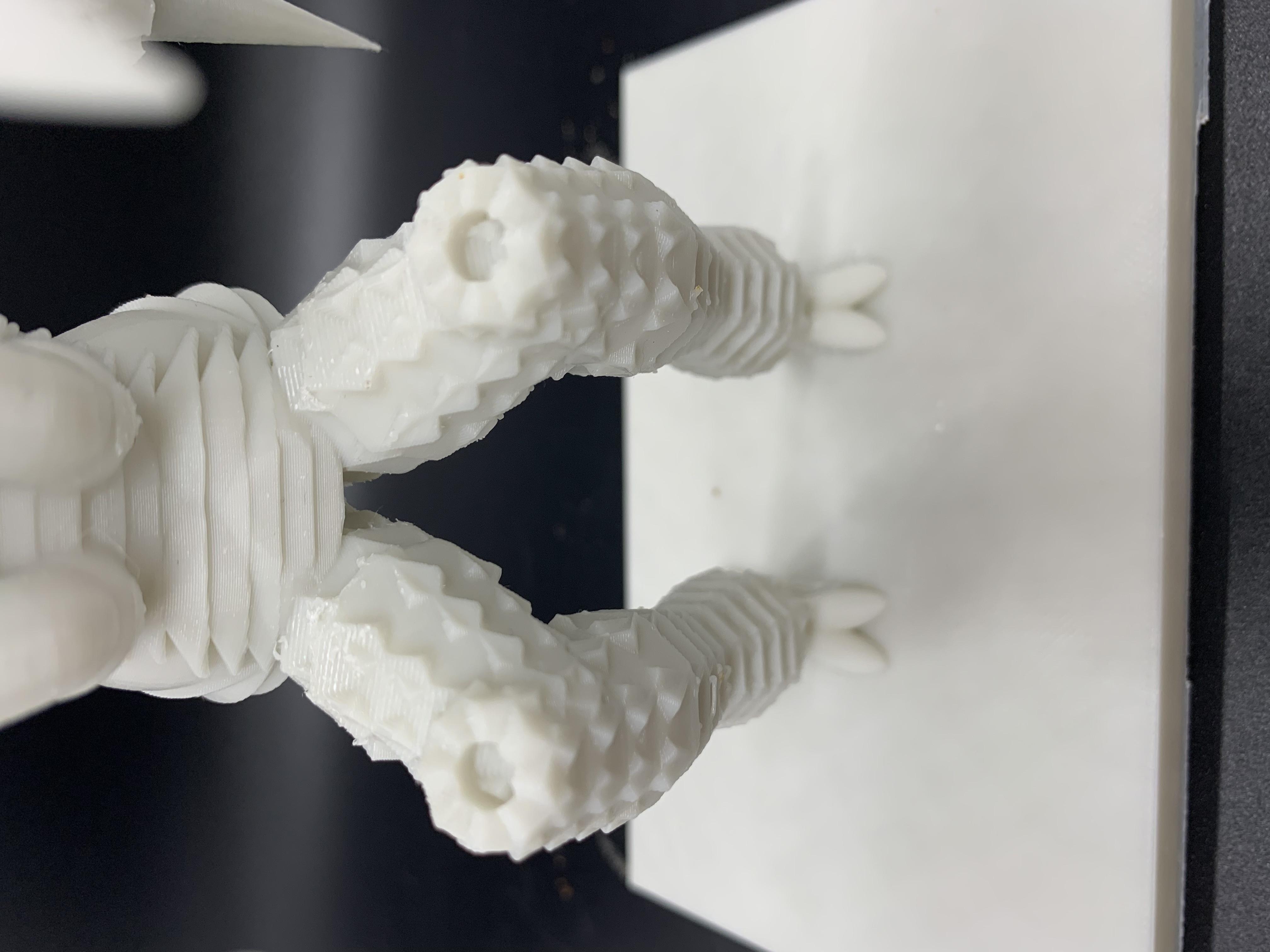 DRU the genetically engineered Alien statue — miniatura 13