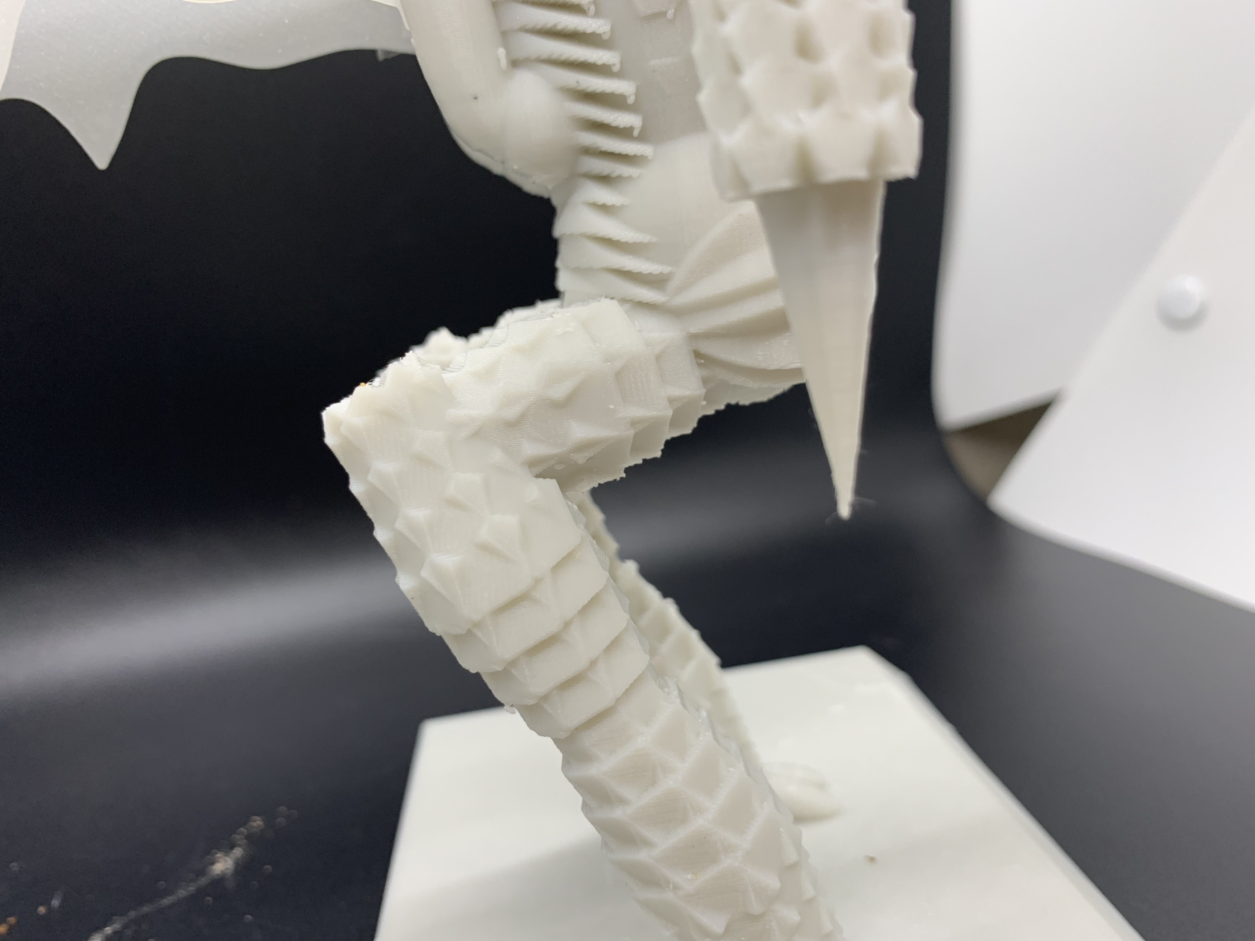 DRU the genetically engineered Alien statue — miniatura 6