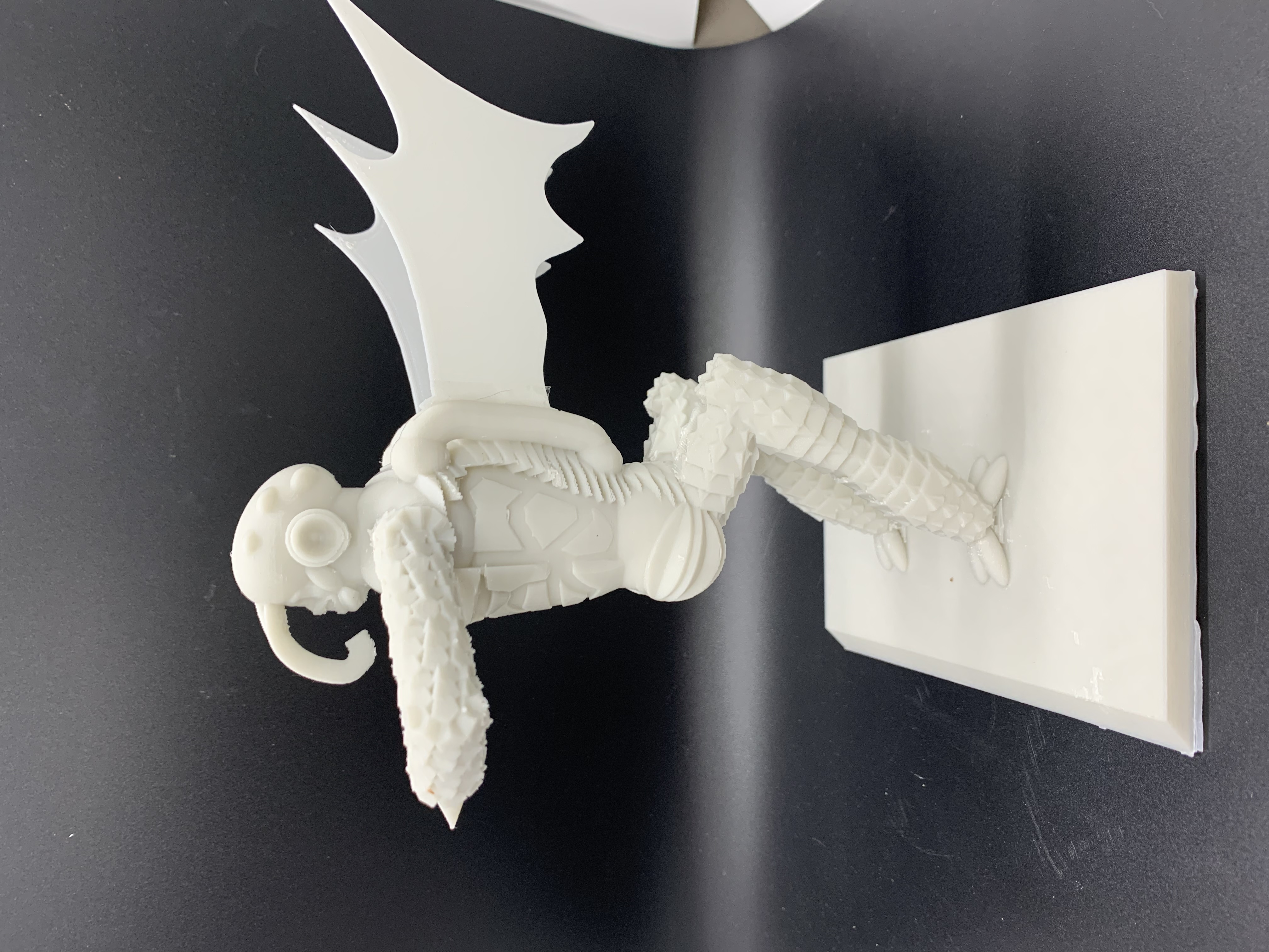 DRU the genetically engineered Alien statue — miniatura 12