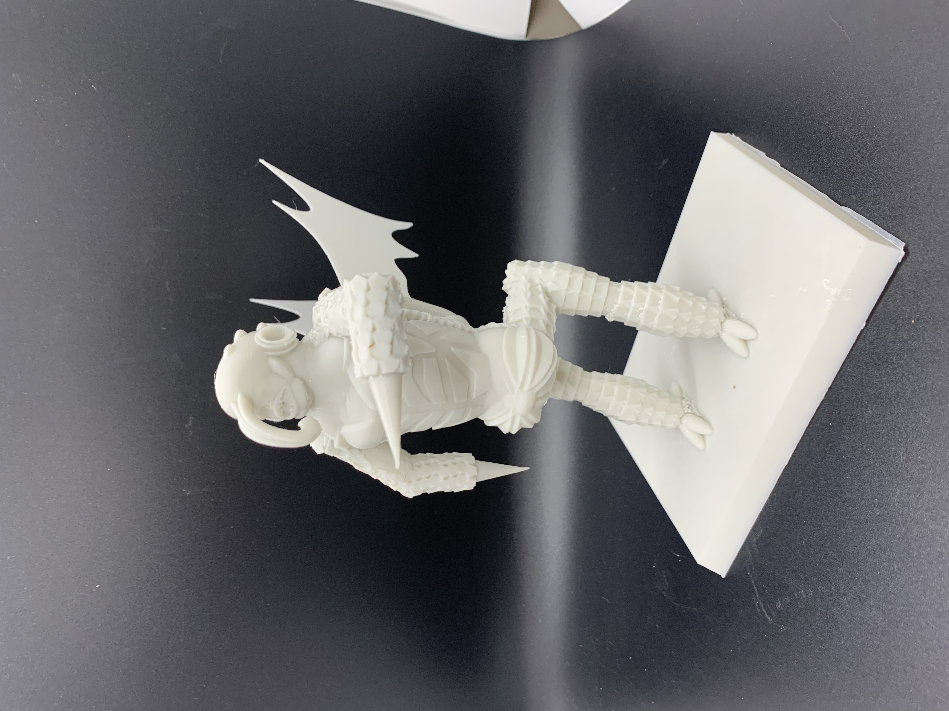 DRU the genetically engineered Alien statue — miniatura 21