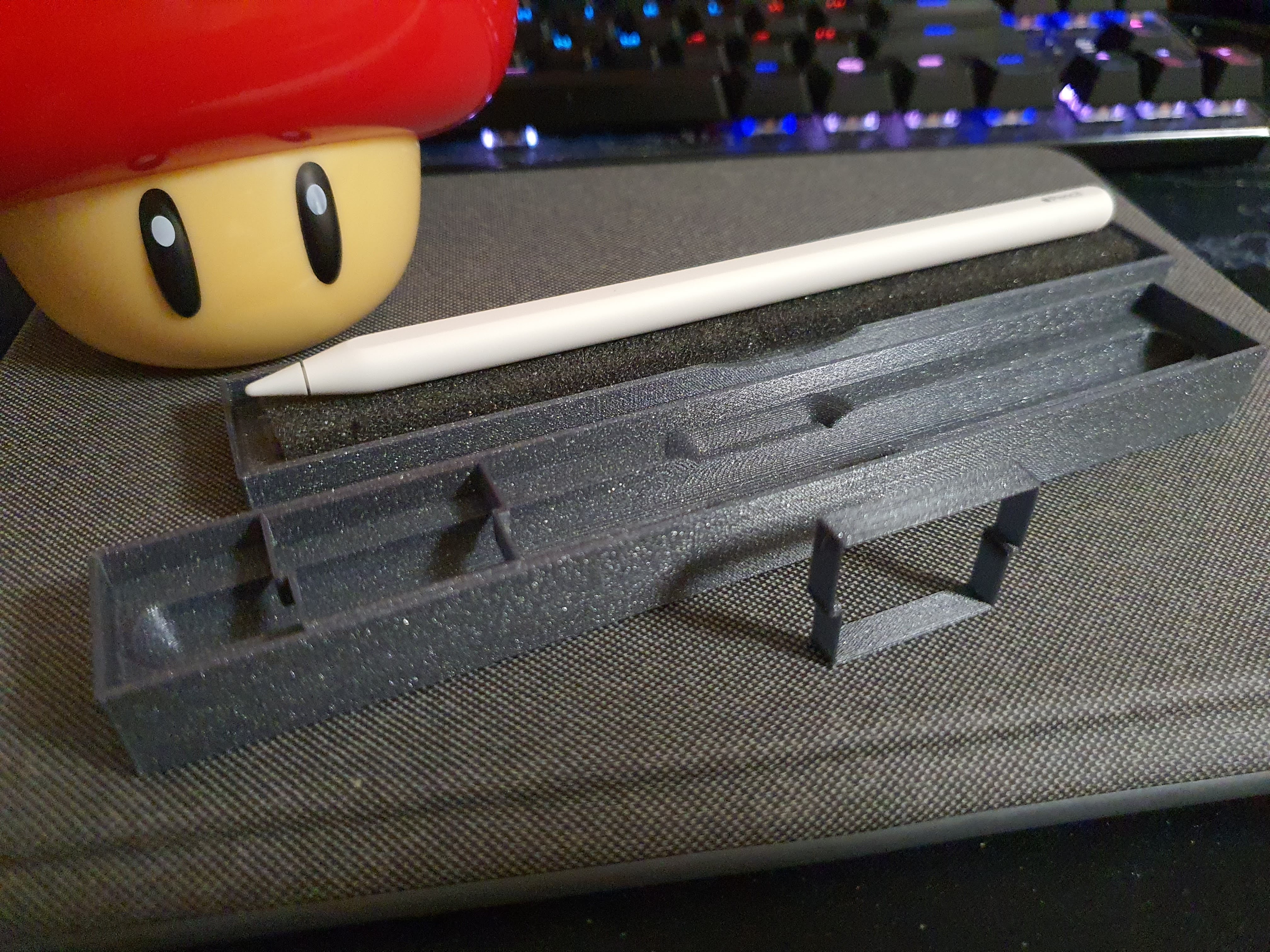 Lock for Apple Pencil travel case