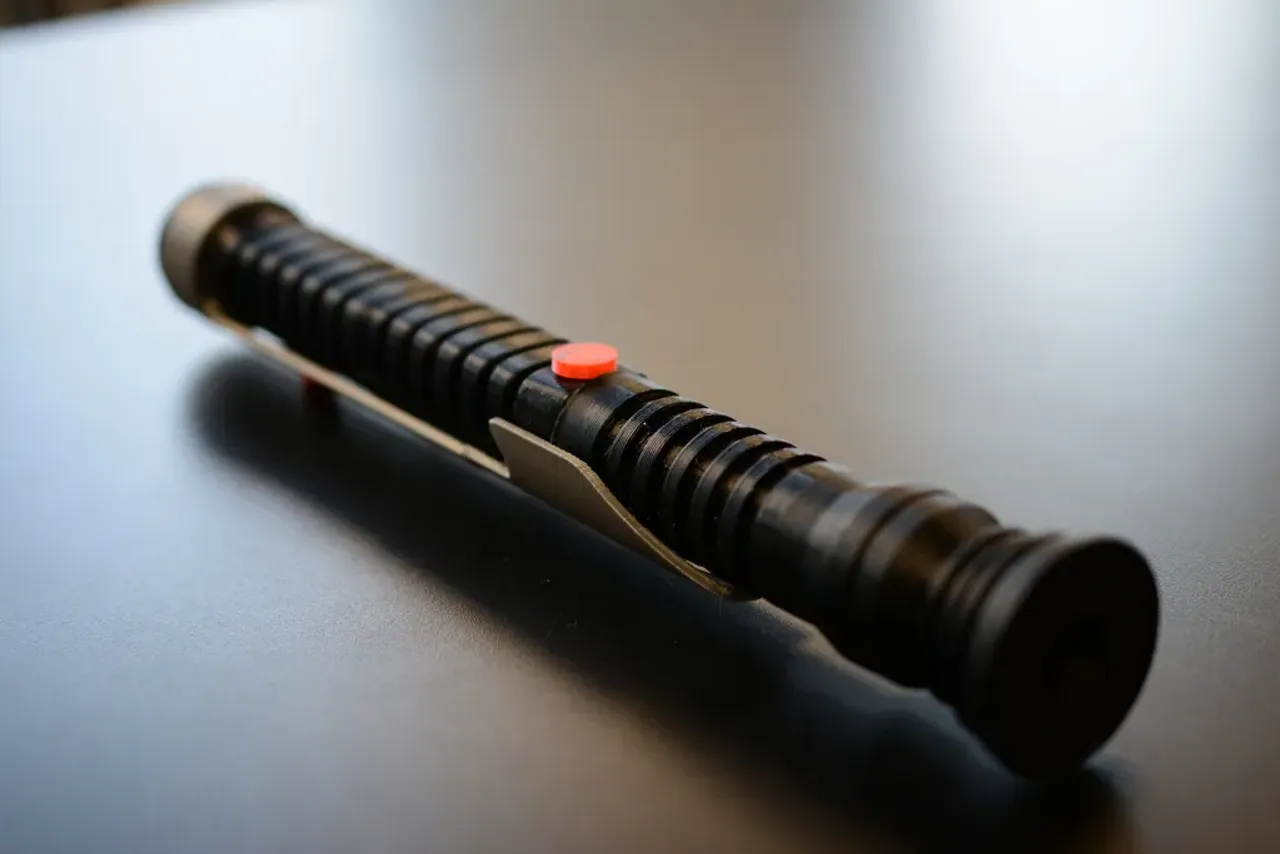 Qui Gon's Lightsaber from Star Wars Phantom Menace - 3D Print Model by  CosplayItemsRock