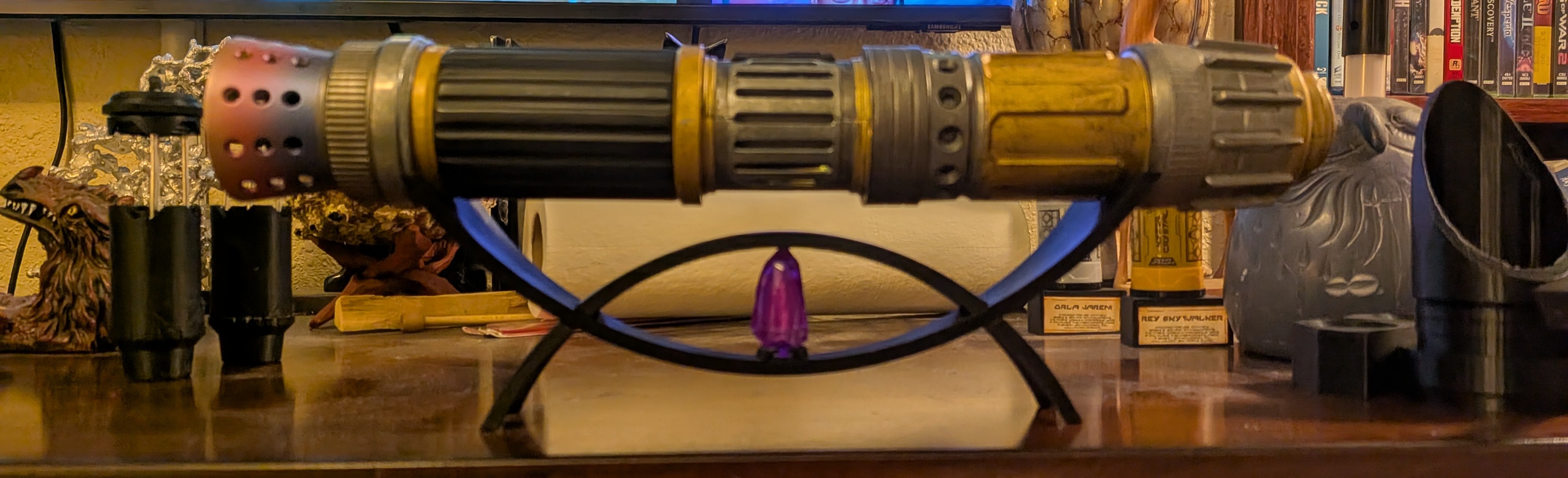 Wooden Lightsaber Display Stand with Kyber Crystal Holder