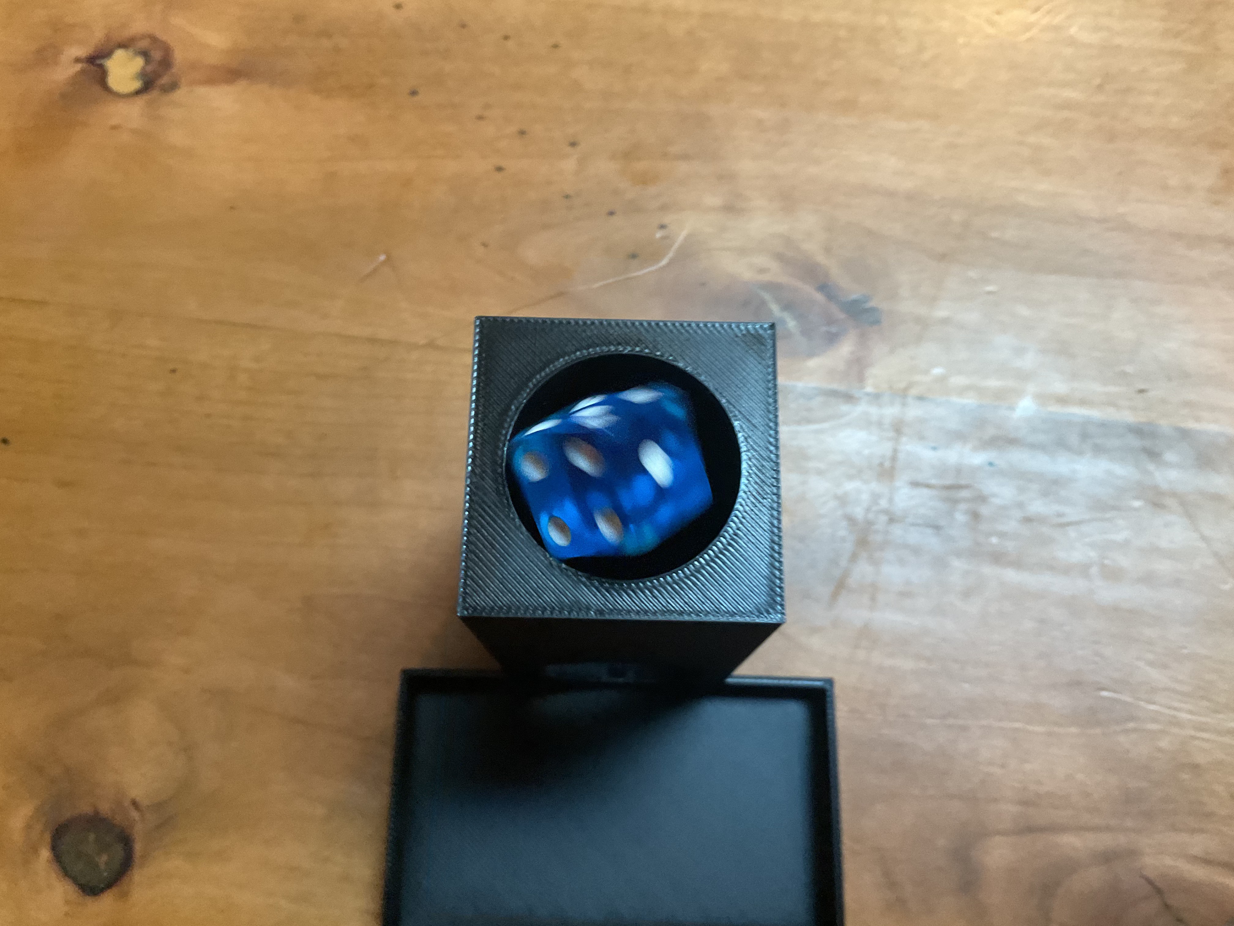 Miniatura 3 do modelo 3D mini dice tower