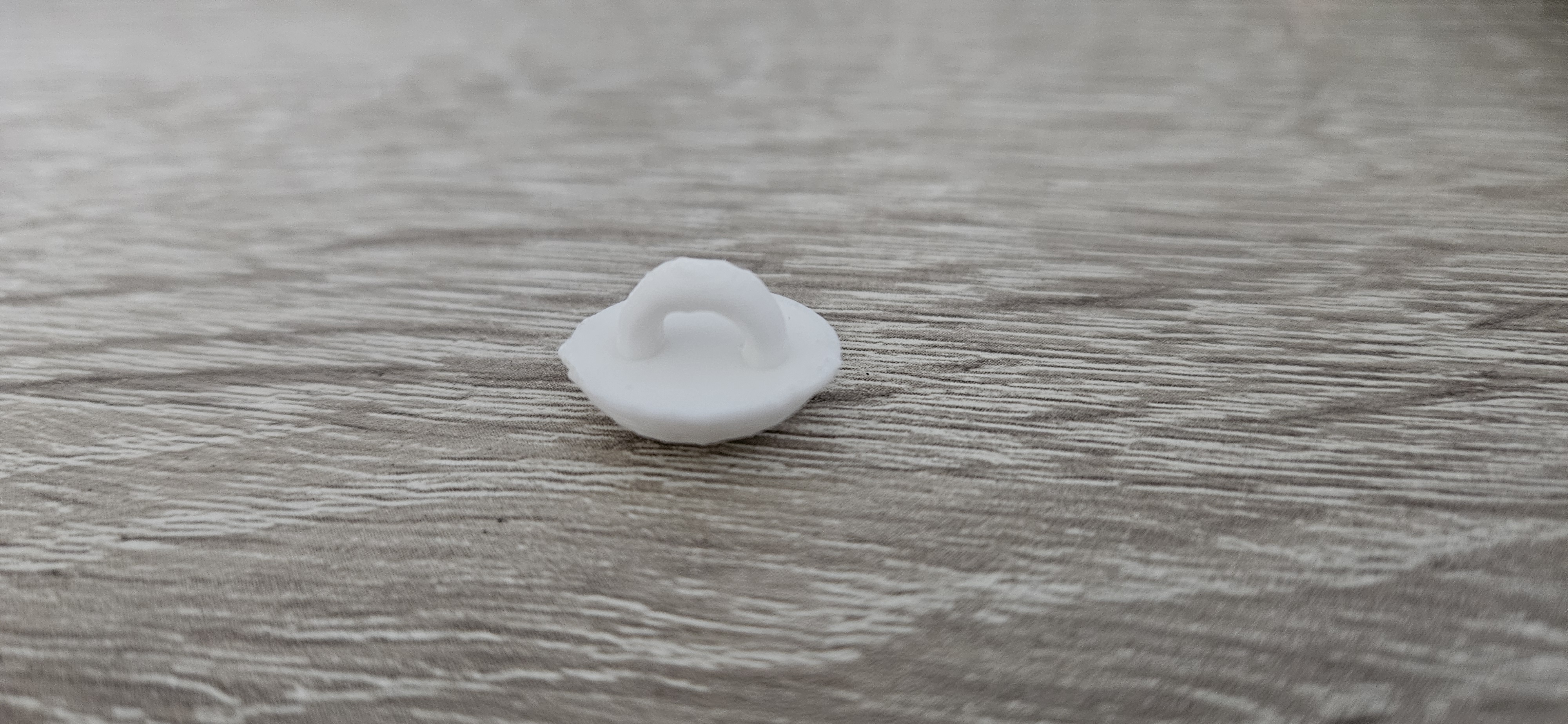 Simple clothing buttons — miniatura 2