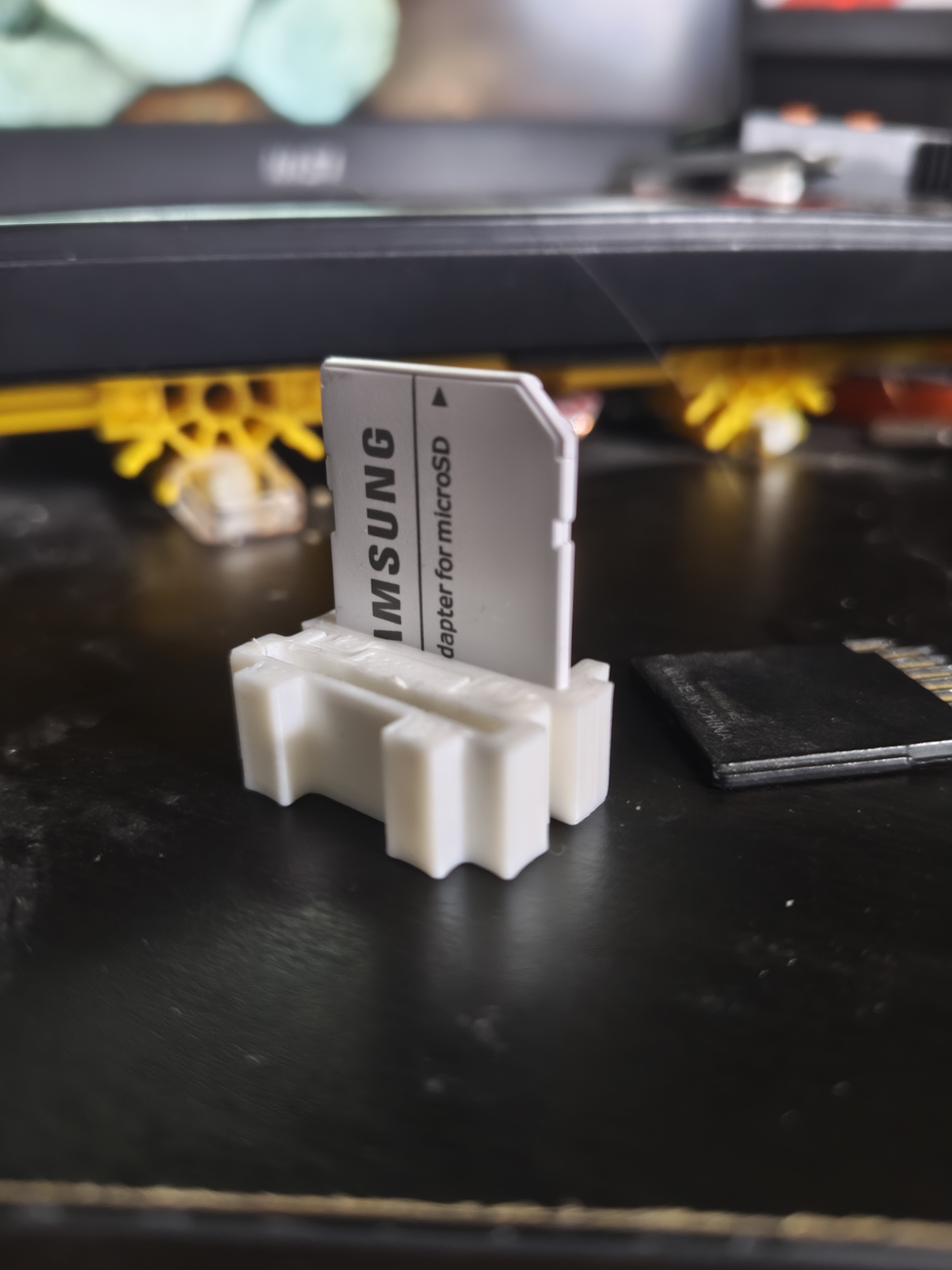Expandable SD card holder