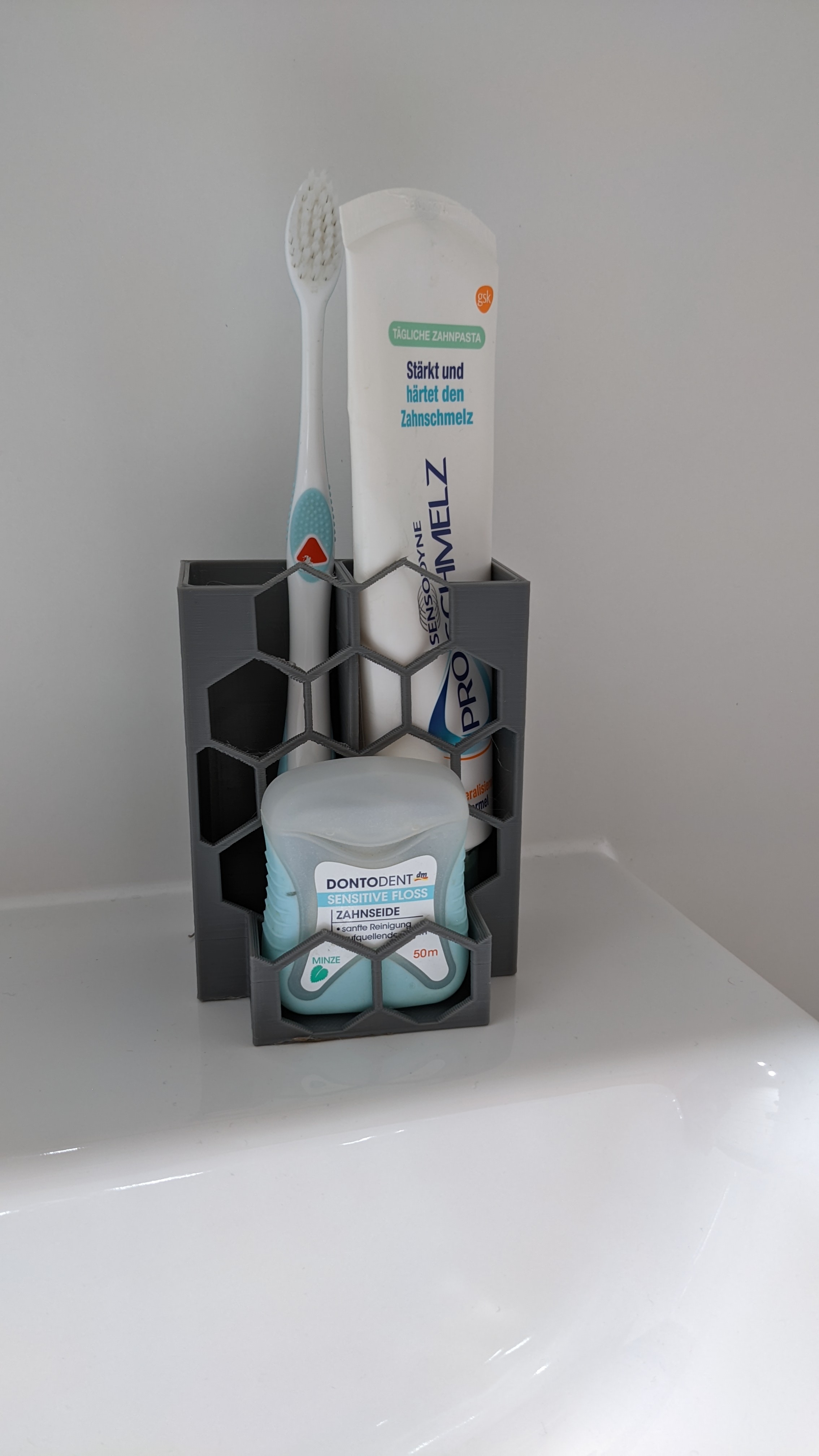 Honeycomb Toothbrushholder