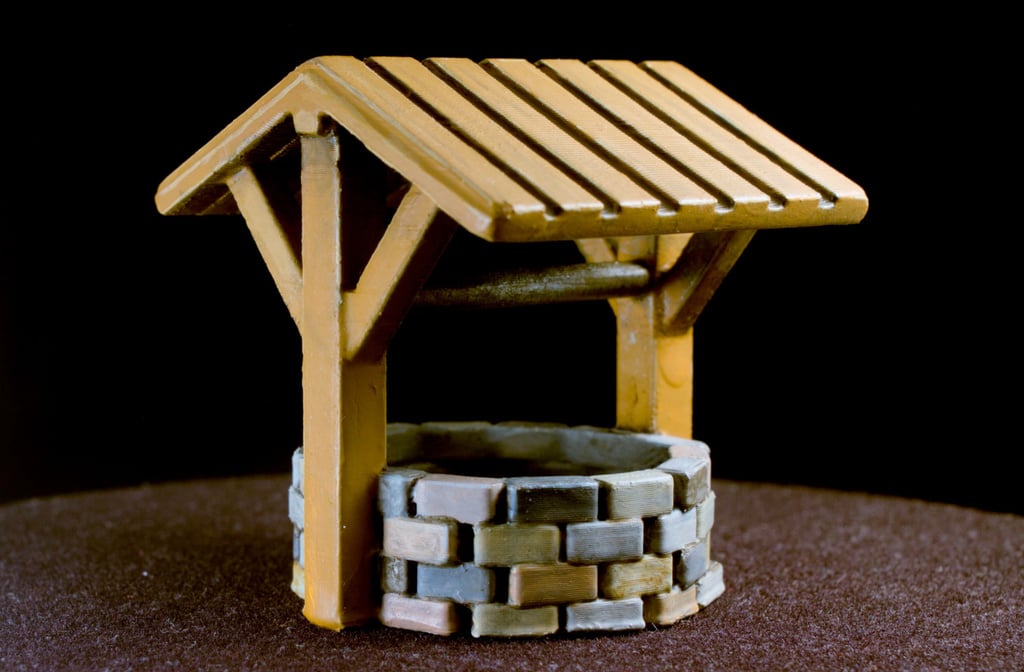 Medieval stone well with wooden roof (tabletop, 28/32mm scale)
