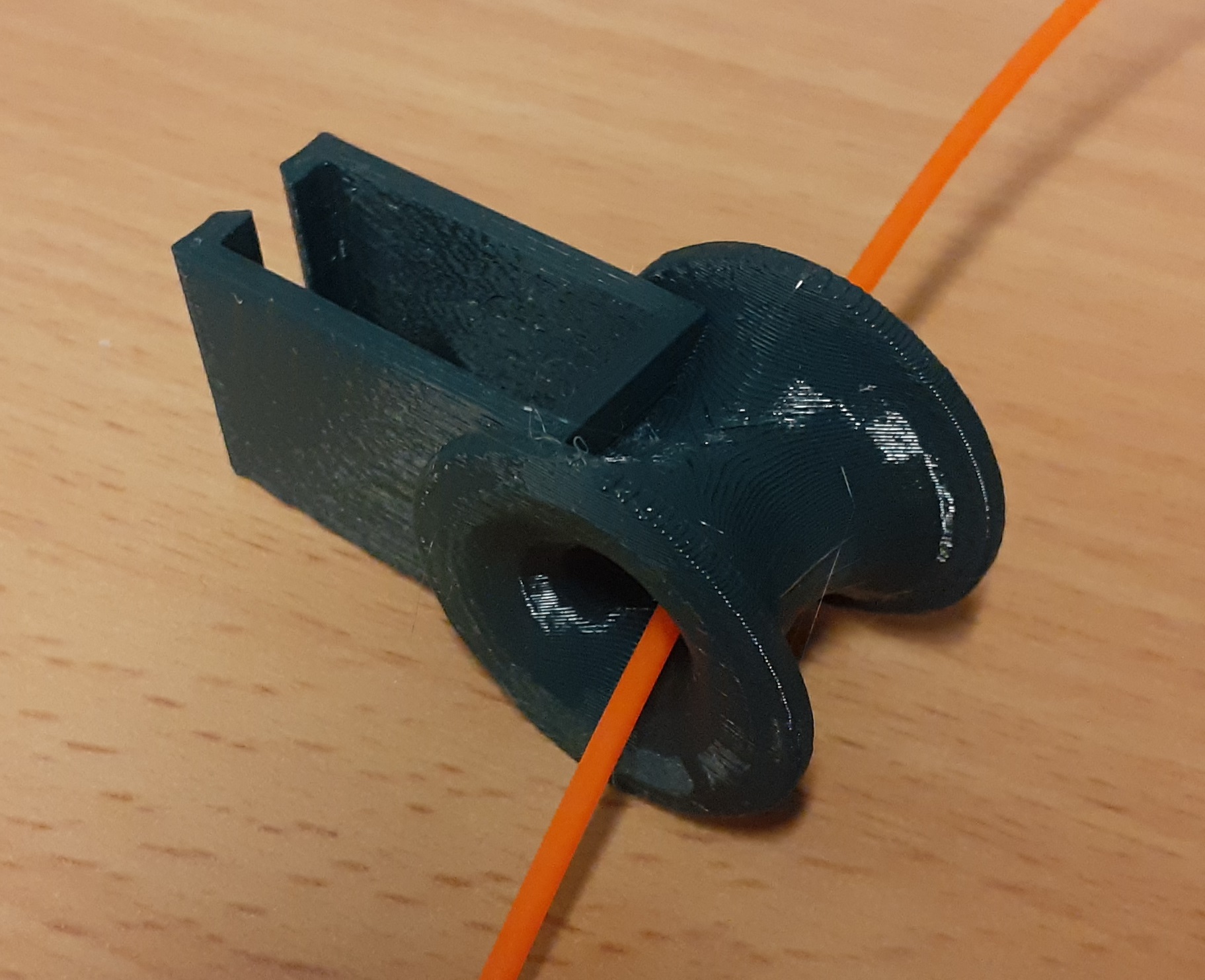 Filament guide for self-made printer box