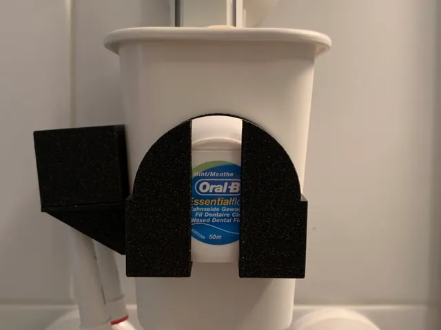 Oral-B Essential Floss holder