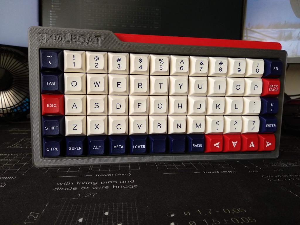 SMOLBOAT case for ortholinear keyboards