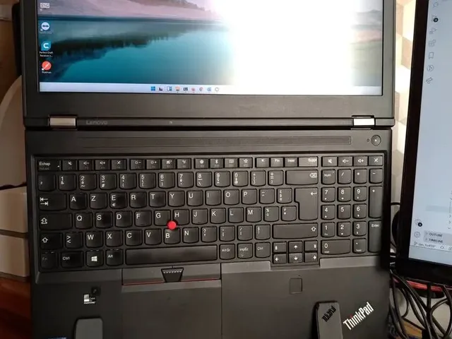 Thinkpad P51 vertical stand