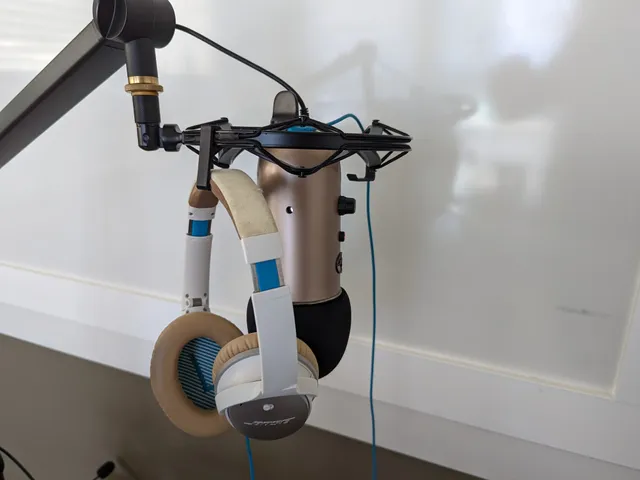 Yeti Shock Mount Headphone Holder