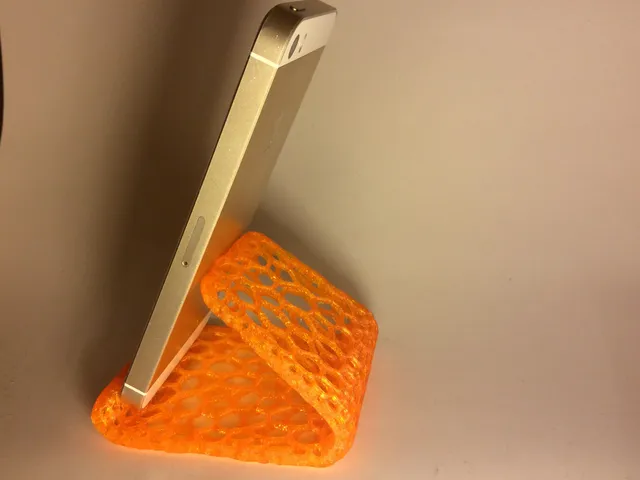 Voronoi phone stand