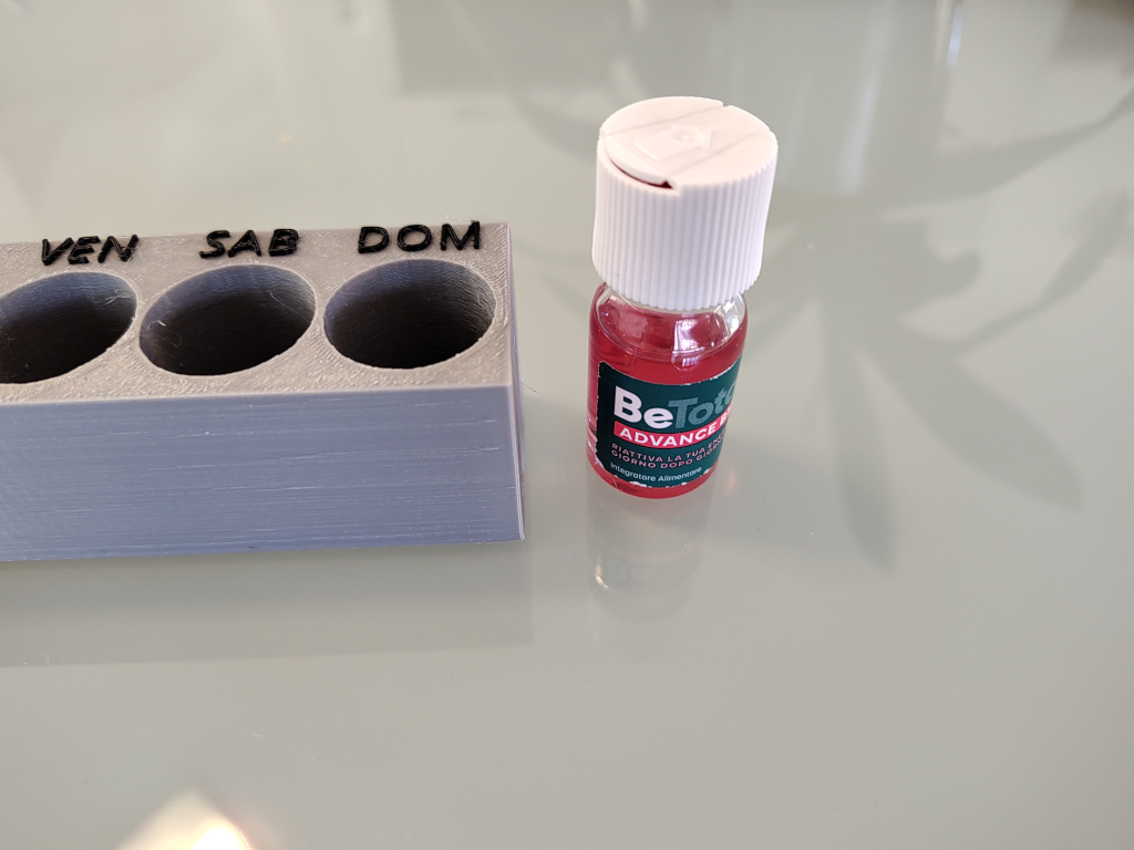 Daily vitamins organizer