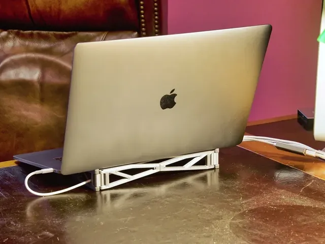 MacBook Pro folding stand