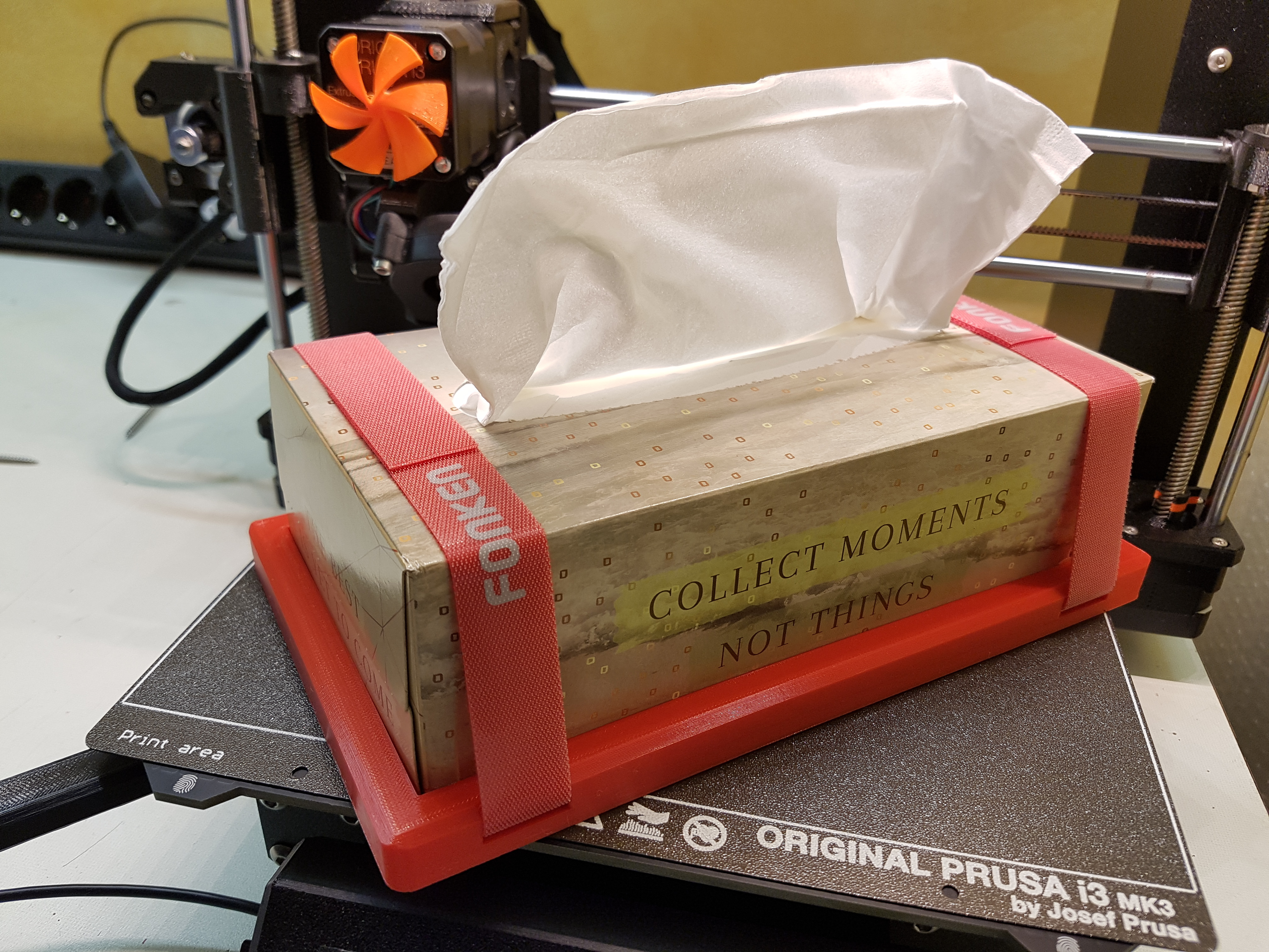 Wall mount for tissue box | Wandhalterung Taschentuchbox