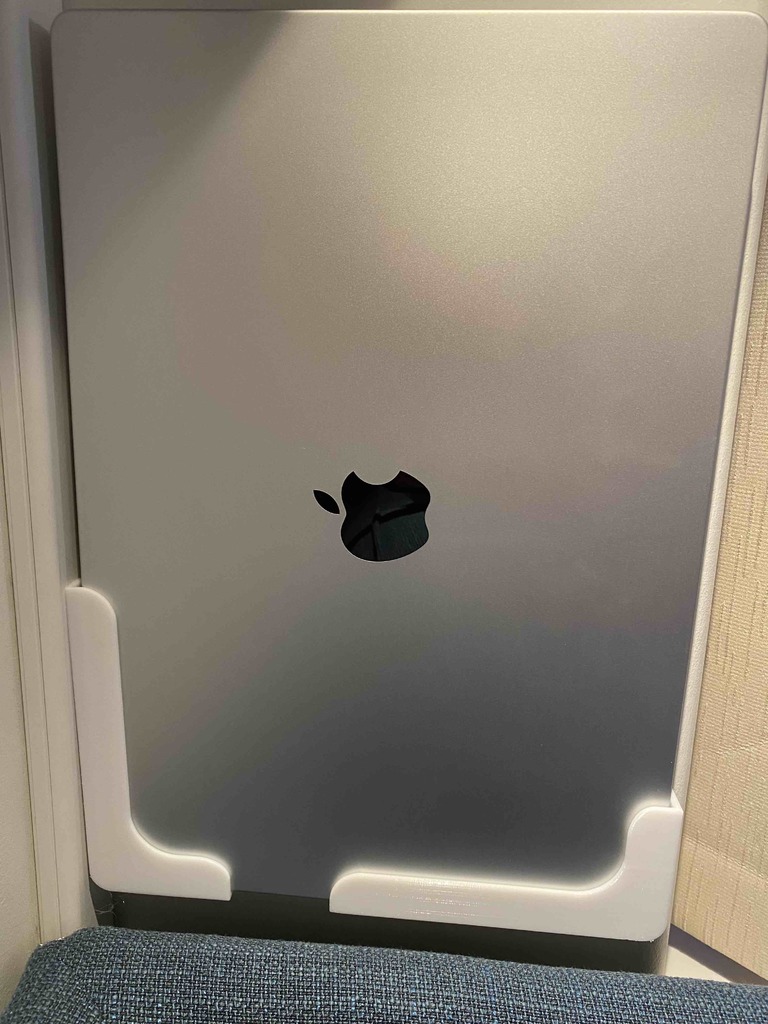 Macbook Pro M1 Wall Holder