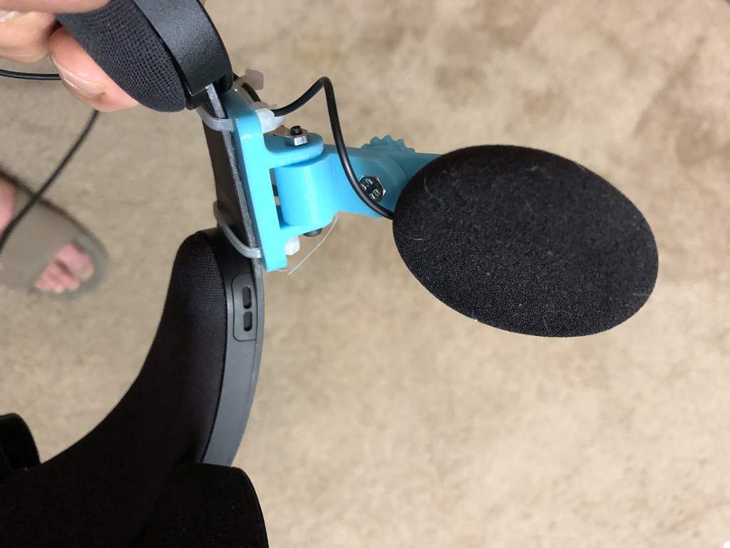 Oculus Rift S and Quest Spring Loaded Headphone Holder