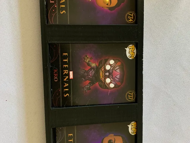 Trading cardholder