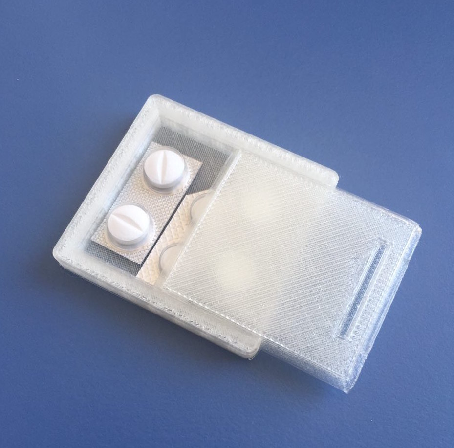 Small pill box
