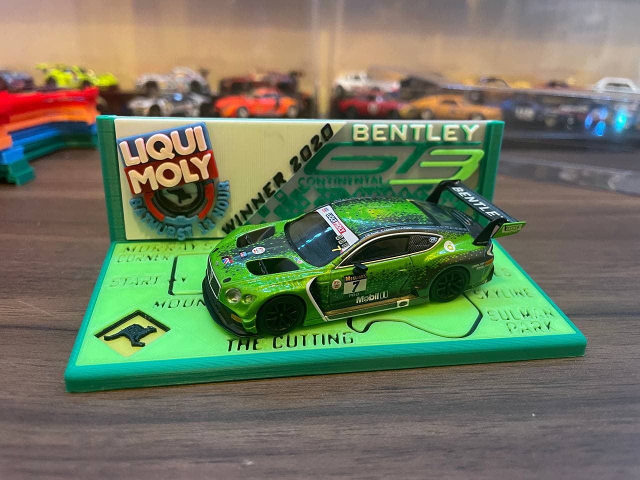 Mini GT Bentley Continental GT3 Display Base (Bathurst 12 Hours 2020 Winner)