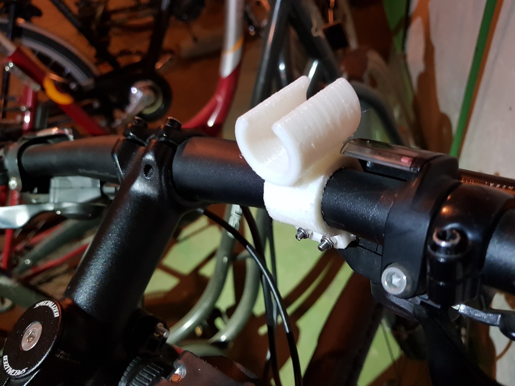 Generic bike flashlight mount