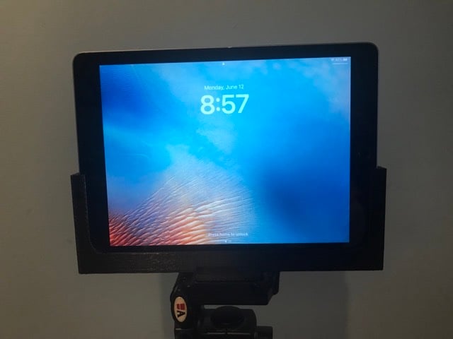Tripod Holder for iPad