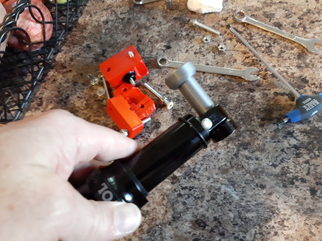 Bearing eyelet removal tool for Rocky Mountain Altitude / Instinct