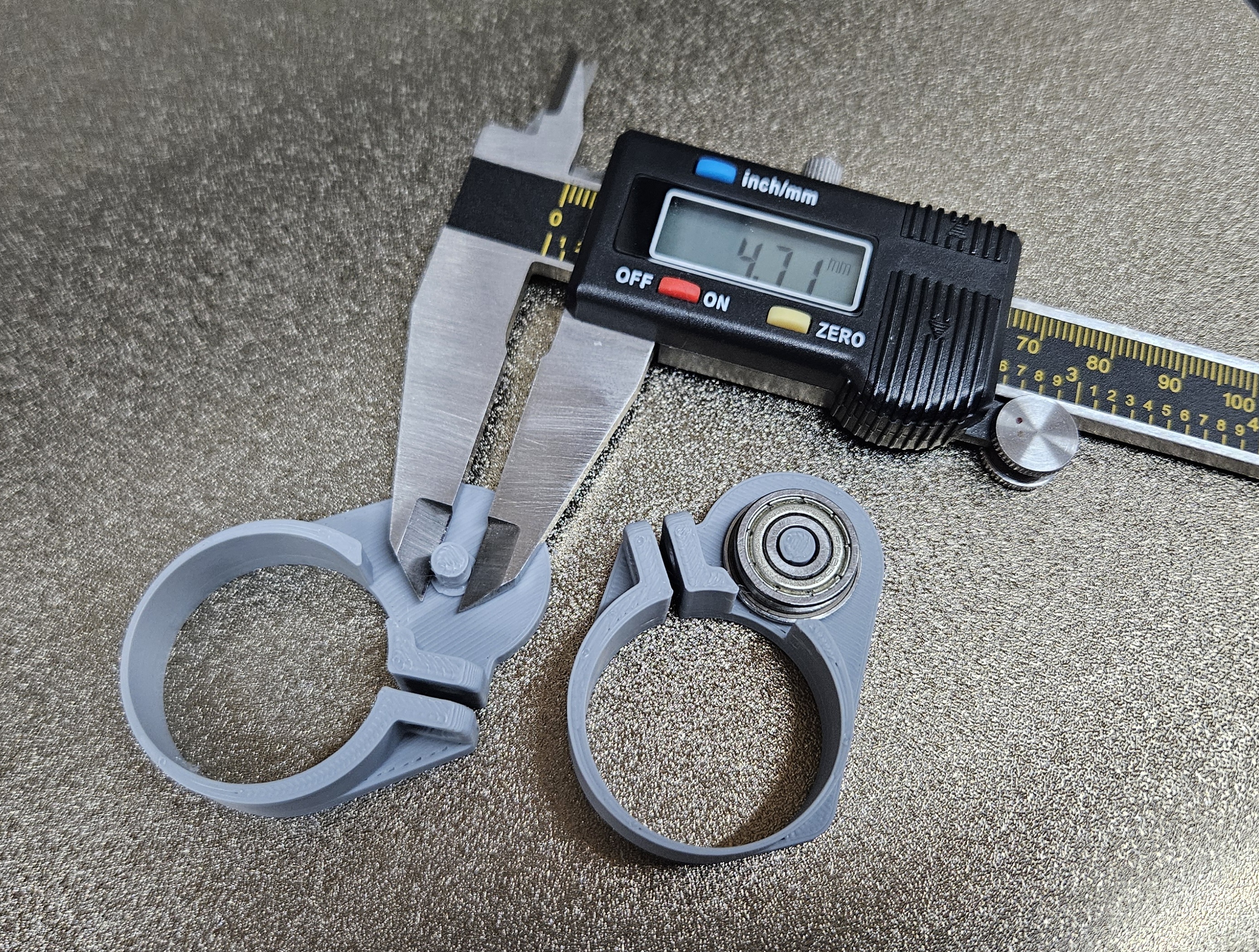 Miniatura 5 do modelo 3D Filament spool roller