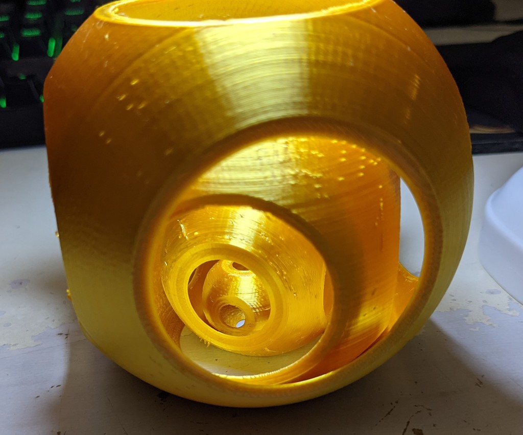 Miniatura 2 do modelo 3D Trapped Spheres