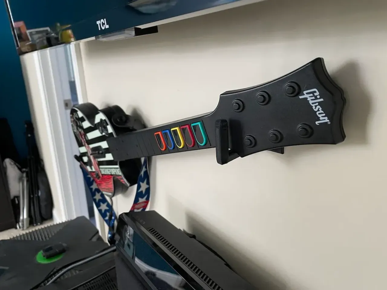Horizontal Guitar Hero Wall Mount by perfuzion Download free STL model Printables