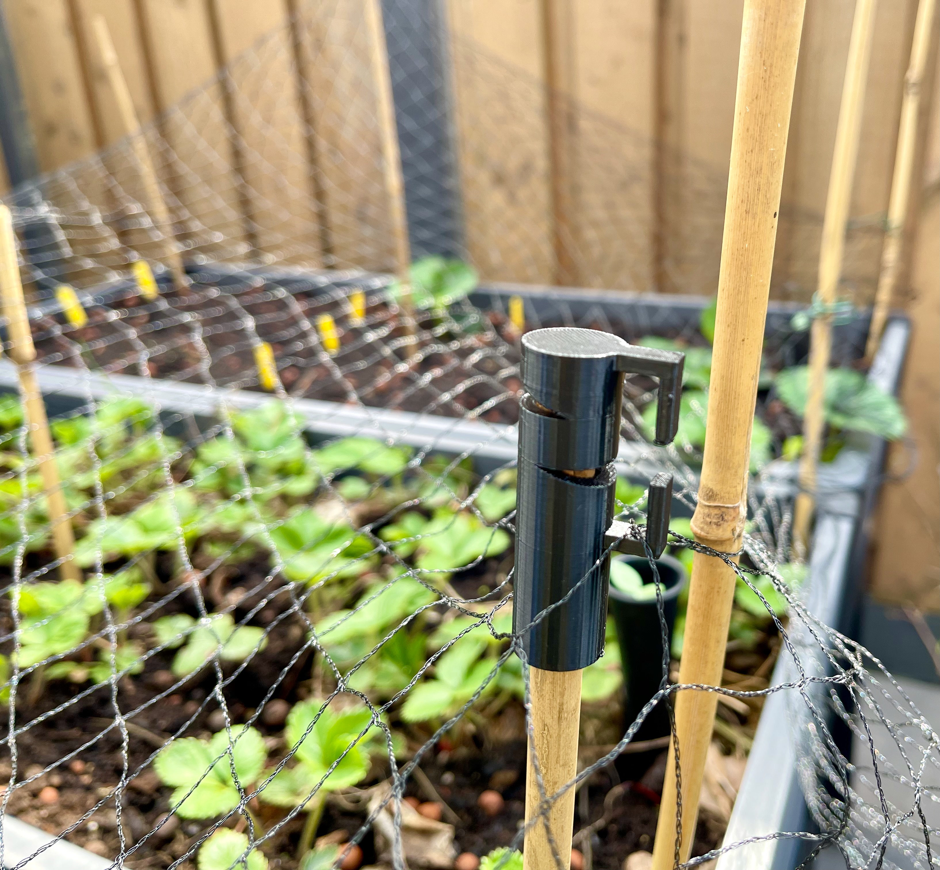 Vegetable garden netting fastener for bamboo stick 3D model