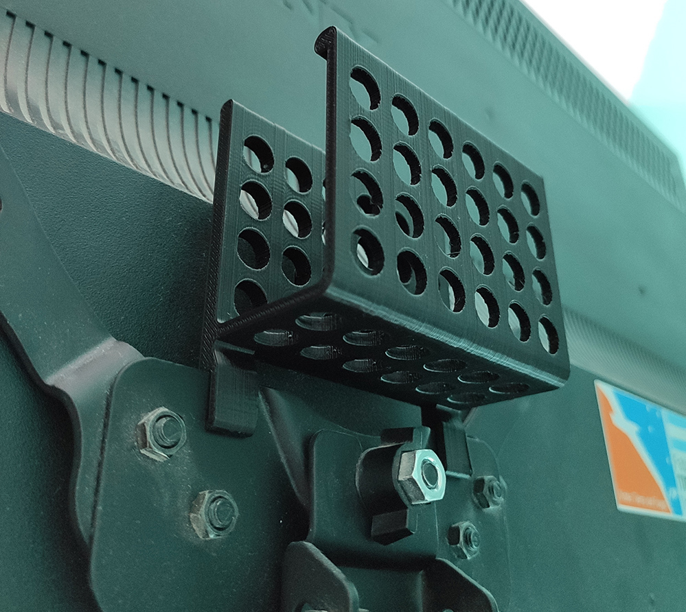 Additional support for tv stand